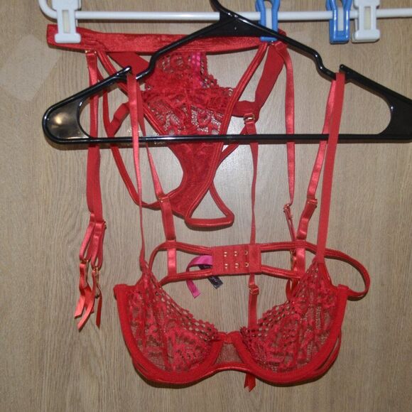 NEW Seven Till Midnight Red Two Piece Lace Bra Panty With Removable Garters Set - Picture 1 of 11